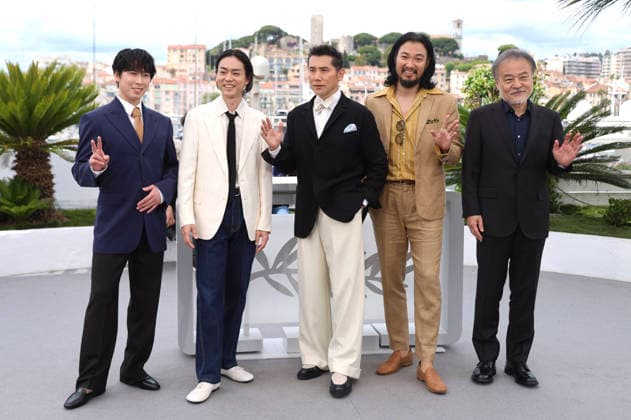 Ryota Miyadate, Masaki Suda, Masahiro Motoki, Munetaka Aoki und Kiyoshi Kurosawa beim Photocall zum Kinofilm The Samurai and the Prisoner Kokurojo auf dem Festival de Cannes 2026 79. Internationale Filmfestspiele von Cannes am Palais des Festivals. Cannes, 19.05.2026