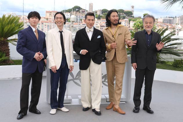 Ryota Miyadate, Masaki Suda, Masahiro Motoki, Munetaka Aoki und Kiyoshi Kurosawa beim Photocall zum Kinofilm The Samurai and the Prisoner Kokurojo auf dem Festival de Cannes 2026 79. Internationale Filmfestspiele von Cannes am Palais des Festivals. Cannes, 19.05.2026