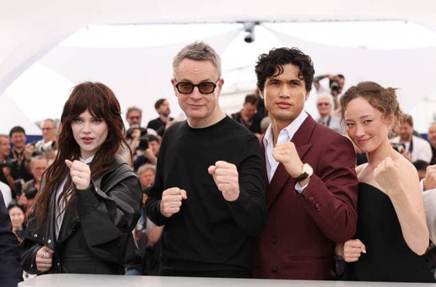 Sophie Thatcher, director Nicolas Winding Refn, Charles Melton at the photocall for the film Her Private Hell Hors Compétition at the 79th Cannes International Film Festival 12 May 23rd, 2026 , le 19 mai 2026 Jacovides Moreau Bestimage Photocall for Her Private Hell at the 79th Cannes International Film Festival, on May 19th, 2026 Cannes France  Copyright: xJACOVIDES-MOREAUx xBESTIMAGExJACOVIDES-MOREAUx xBESTIMAGEx