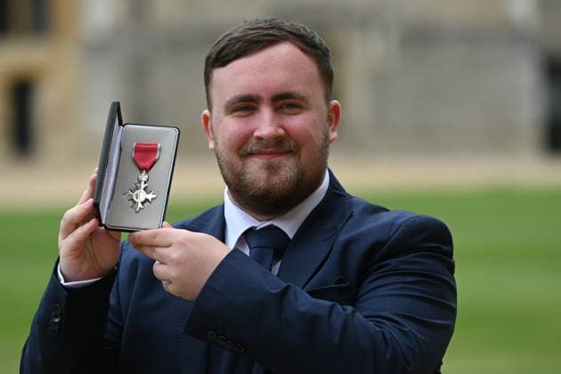 Investiture Investiture Luke Littler with his MBE after an Investiture at Windsor Castle, 19th May 2026, Credit:Eddie Mulholland for The Telegraph PA ROTA - B68 Avalon UK, WINDSOR  Copyright: xEddiexMulhollandxforxThexTelegraphx xPAxROTAx-xB68x xAvalonx 1100545052