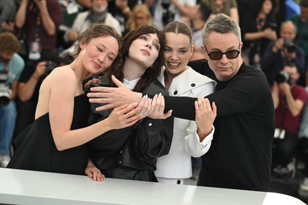 79ème Festival International du Film de Cannes Photocall of the film Her Private Hell 79th Cannes International Film Festival Photocall of the film Her Private Hell 456396 2026 05 19 Thatcher, Sophie Winding Refn, Nicolas Liu, Havana Rose Froseth, Kristine  Copyright: xSergexArnalx xStarfacex STAR_456396_017