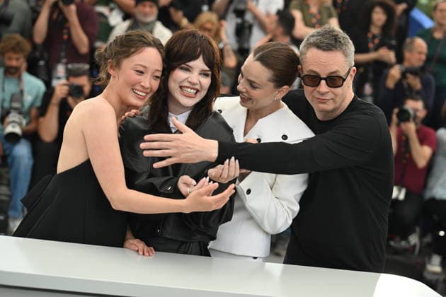 79ème Festival International du Film de Cannes Photocall of the film Her Private Hell 79th Cannes International Film Festival Photocall of the film Her Private Hell 456396 2026 05 19 Thatcher, Sophie Winding Refn, Nicolas Liu, Havana Rose Froseth, Kristine  Copyright: xSergexArnalx xStarfacex STAR_456396_018