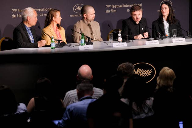 79ème Festival International du Film de Cannes Press conference on the film Fjord 79th Cannes International Film Festival Press conference on the film Fjord 456403 2026 05 19 Carlehed, Lisa Stan, Sebastian Reinsve, Renate Mungiu, Cristian  Copyright: xFranckxBoutonnetx xStarfacex STAR_456403_034
