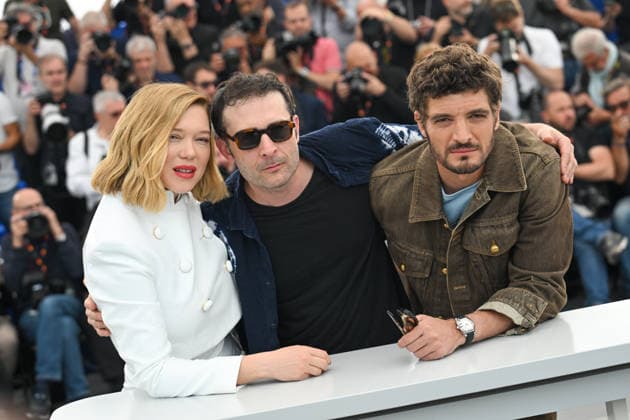 79ème Festival International du Film de Cannes Photocall du film L inconnue 79th International Cannes Film Festival Photocall with cast of L inconnu movie 456385 2026 05 19 Cannes France Harari, Arthur Seydoux, Léa Schneider, Niels  Copyright: xSergexArnalx xStarfacex STAR_456385_016