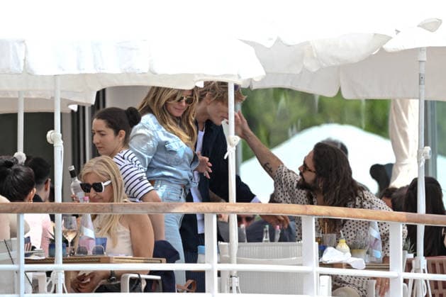 Cannes - Heidi Klum and Tom Kaulitz at The Eden Roc Heidi Klum and her husband Tom Kaulitz have lunch together at the Eden Roc restaurant in Cap d Antibes, France, on May 19, 2026. Photo by Florian Poitout ABACAPRESS.COM Cap d Antibes Provence-Alpes-Cote d Azur France  Copyright: xPoitoutxFlorian ABACAx