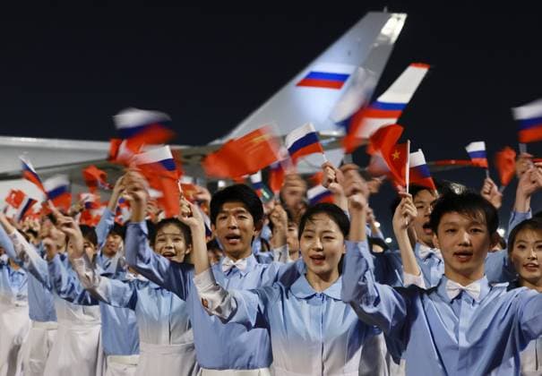 China Russia 9168956 19.05.2026 Young people attend a welcome ceremony for Russian President Vladimir Putin upon his arrival at Beijing Capital International Airport, China. Putin is paying an official visit to China on May 19-20 at the invitation of Chinese President Xi Jinping. Vladimir Smirnov Sputnik Beijing China  Copyright: xVladimirxSmirnovx