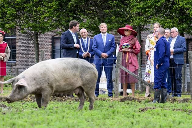 Illikhoven, The Netherlands, 2026-05-19 12:03:21 ILLIKHOVEN, 19-05-2026 King Willem Alexander and Queen Maxima during a regional visit to the municipalities of Maasgouw, Echt-Susteren, Roerdalen, and Roermond. PHOTO: NLBeeld Patrick van Emst In the photo: The Royal Couple visits the village of Illikhoven in the municipality of Echt-Susteren. This is the narrowest part of the Netherlands, where the land is less than five kilometers wide, situated between Belgium and Germany. Here they speak with representatives of the police, a dike guard, and organizations from the border region, among others. Subsequently, the Royal Couple visits Lilbosch Abbey. Credit: NL Beeld Patrick van Emst  Copyright: xx x