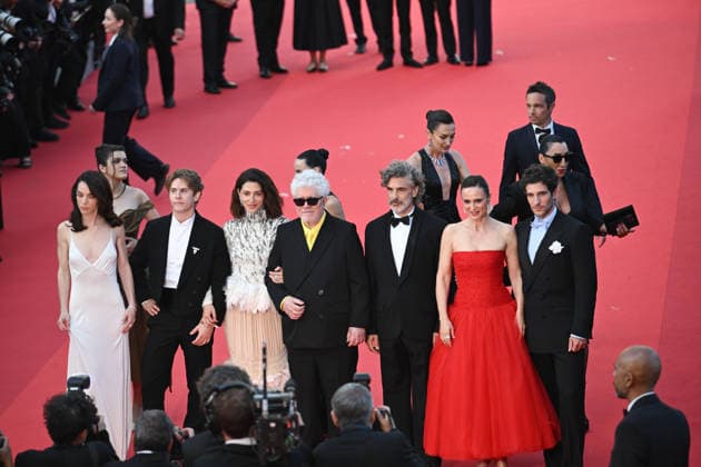 79ème Festival International du Film de Cannes Montée des marches du film Amarga Navidad 79th International Cannes Film Festival Red Carpet for Amarga Navidad movie 456441 2026 05 19 Almodovar, Pedro Romero, Amaia Smit, Milena Luengo, Victoria Criado, Patrick Lennie, Barbara Sbaraglia, Leonardo Sanchez Gijon Aitana Gutierrez, Quim de Palma, Rossy Alvarez, Nieves  Copyright: xSergexArnalx xStarfacex STAR_456441_028
