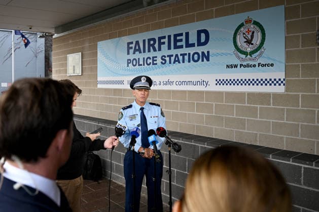 FATAL SHOOTING WESTERN SYDNEY, Fairfield City Police Area Commander Detective Superintendent Craig Middleton speaks to media during a press conference at Fairfield Police Station in Sydney, Wednesday, May 20, 2026. NSW Police have established a crime scene at a home following an alleged fatal shooting where one man died and four others were hospitalised, in the south-west suburb of Canley Heights. ( NO ARCHIVING Sydney New South Wales Australia  Copyright: xBIANCAxDExMARCHIx 20260520124305642596