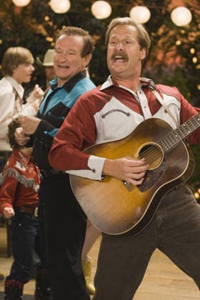2006 - RV - Movie Set RELEASE DATE: April 28, 2006. MOVIE TITLE: RV. STUDIO: Columbia Pictures. PLOT: Bob Munro and his dysfunctional family rent an RV for a road trip to the Colorado Rockies, where they ultimately have to contend with a bizarre community of campers. PICTURED: ROBIN WILLIAMS as Bob Munro and JEFF DANIELS as Travis Gornicke. Los Angeles California USA Copyright: xColumbiaxPicturesx