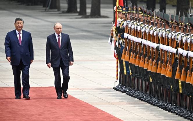 China Russia 9169364 20.05.2026 Russian President Vladimir Putin attends a welcome ceremony with Chinese President Xi Jinping outside the Great Hall of the People in Beijing, China. Kristina Solovyova Sputnik Beijing China  Copyright: xKristinaxSolovyovax