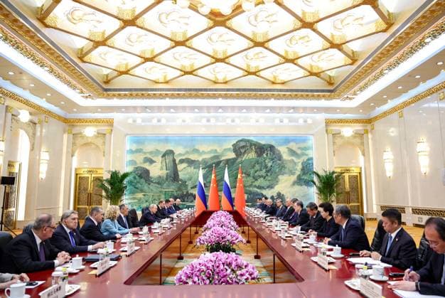China Russia 9169397 20.05.2026 Russian President Vladimir Putin and Chinese President Xi Jinping attend a narrow format meeting at the Great Hall of the People in Beijing, China. Alexander Kazakov Sputnik Beijing China  Copyright: xAlexanderxKazakovx
