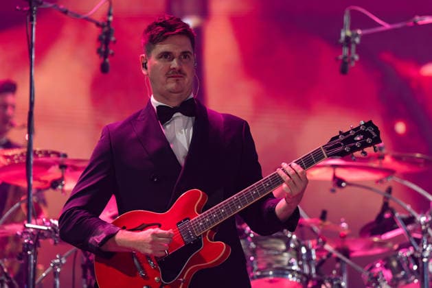 May 19, 2026, London, United Kingdom: Pauly Murray seen playing Guitarist on stage for Raye. Raye brings her This Tour May Contain New Music arena tour back to the O2 London. Raye s support acts on the tour and her younger sisters and rising artists, ABSOLUTELY and AMMA London United Kingdom - ZUMAs197 20260519_aaa_s197_507 Copyright: xBonniexBritainx