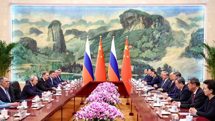 China Russia 9169398 20.05.2026 Russian President Vladimir Putin and Chinese President Xi Jinping attend a narrow format meeting at the Great Hall of the People in Beijing, China. Alexander Kazakov Sputnik Beijing China  Copyright: xAlexanderxKazakovx