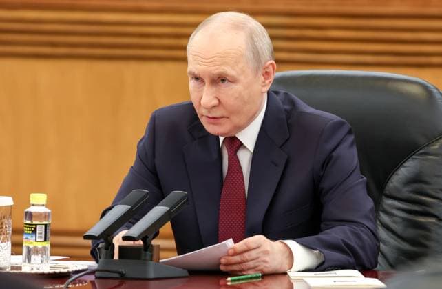 China Russia 9169408 20.05.2026 Russian President Vladimir Putin attends an expanded format meeting with Chinese President Xi Jinping at the Great Hall of the People in Beijing, China. Alexander Kazakov Sputnik Beijing China  Copyright: xAlexanderxKazakovx