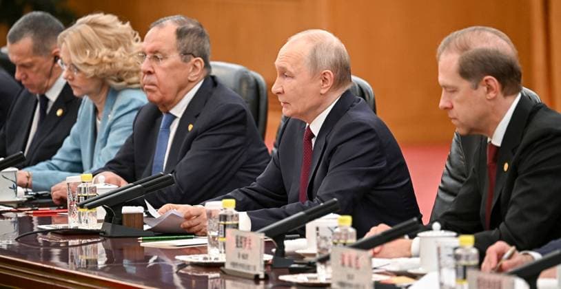 China Russia 9169414 20.05.2026 Russian President Vladimir Putin, First Deputy Prime Minister Denis Manturov, Foreign Minister Sergey Lavrov, Deputy Prime Minister Tatyana Golikova and Deputy Prime Minister - Presidential Envoy to the Far Eastern Federal District Yury Trutnev attend an expanded format meeting with Chinese President Xi Jinping at the Great Hall of the People in Beijing, China. Kristina Solovyova Sputnik Beijing China  Copyright: xKristinaxSolovyovax