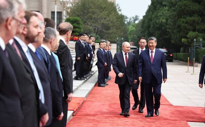 Russian-Chinese talks in Beijing BEIJING, CHINA - MAY 20: (----EDITORIAL USE ONLY - MANDATORY CREDIT - KREMLIN PRESS SERVICE HANDOUT - NO MARKETING NO ADVERTISING CAMPAIGNS - DISTRIBUTED AS A SERVICE TO CLIENTS----) Chinese President Xi Jinping and Russian President Vladimir Putin are seen during the official welcoming ceremony and introduction of delegations ahead of a meeting at the Great Hall of the People in Beijing, China on May 20, 2026. Kremlin Press Service Handout Anadolu Beijing China. Editorial use only. Please get in touch for any other usage.  Copyright: x2026xAnadoluxKremlinxPressxServicex xHandoutx