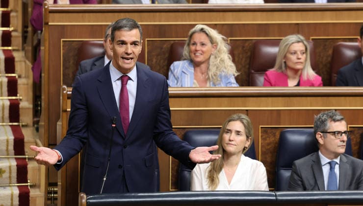First control session to the Government in the Congress after Zapateros imputation The President of the Government, Pedro Sánchez, intervenes during a control session to the Government, in the Congress of Deputies, on May 20, 2026, in Madrid Spain The Government faces the first control session after the imputation of Zapatero for alleged crimes of criminal organization and influence peddling and the Andalusian elections In addition, Marlaska will face the opposition after the death of two civil guards in Huelva and the deputies will vote on whether or not to extend the military embargo to Israel to the police material that it may use in Palestine 20 MAY 2026 Marta Ferná Madrid Madrid Madrid Spain  Copyright: xMartaxFernandezx 7535893