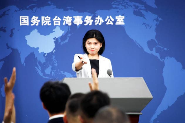 (260520) -- BEIJING, May 20, 2026 -- Zhu Fenglian, a spokesperson for the State Council Taiwan Affairs Office, gestures at a press conference in Beijing, capital of China, May 20, 2026. ) CHINA-BEIJING-STATE COUNCIL-TAIWAN AFFAIRS OFFICE-PRESS CONFERENCE (CN) PanxXu 