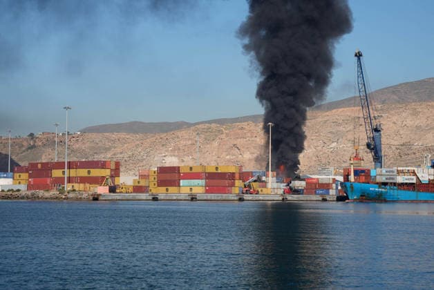 Fire declared in the Pechina Dock of the Port of Almeria Image of the fire declared in a container area of the Pechina Dock of the Port of Almeria On May 20, 2026 in Almeria Andalusia, Spain Several fire departments have moved to the Pechina Quay of the Port of Almeria after a fire broke out in an area where material and containers were stored and where work had been authorized for the handling and cutting of steel. So far, no personal injuries have been reported 20 MAY 2026 Marian Leó Almeria Andalucia, Spain Almeria Andalucia, Spain Spain Spain  Copyright: xMarianxLeonx 7536005