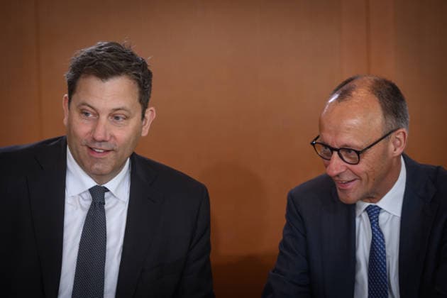 Berlin, Kabinettssitzung der Bundesregierung Kabinettssitzung der Bundesregierung am 20.05.2026 im Bundeskanzleramt in Berlin. Im Bild: Bundeskanzler Friedrich Merz (CDU) und Lars Klingbeil (Vizekanzler, Finanzminister, SPD) Berlin Bundeskanzleramt Berlin Deutschland *** Berlin, Cabinet meeting of the Federal Government Cabinet meeting of the Federal Government on 20 05 2026 at the Federal Chancellery in Berlin In the picture Federal Chancellor Friedrich Merz CDU and Lars Klingbeil Vice Chancellor, Minister of Finance, SPD Berlin Federal Chancellery Berlin Germany