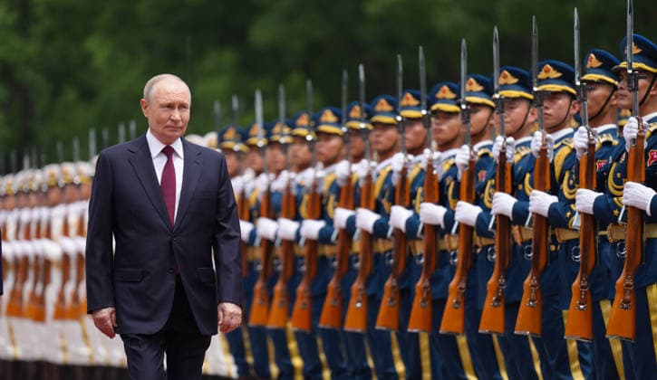 BEIJING, CHINA - MAY 20: Russian President Vladimir Putin reviews Chinese honor guards on May 20, 2026 in Beijing, China. Chinese President Xi Jinping held a welcome ceremony on the morning of May 20 outside the Great Hall of the People in central Beijing for Russian President Vladimir Putin, who is on a state visit to China.  Copyright: xVCGx 111642856925