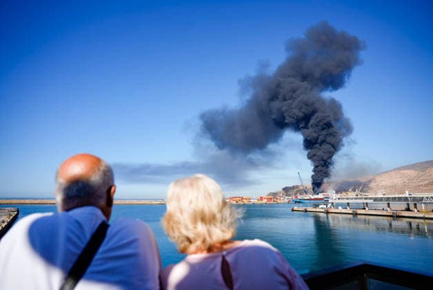 Fire declared in the Pechina Dock of the Port of Almeria Image of the fire declared in a container area of the Pechina Dock of the Port of Almeria On May 20, 2026 in Almeria Andalusia, Spain Several fire departments have moved to the Pechina Quay of the Port of Almeria after a fire broke out in an area where material and containers were stored and where work had been authorized for the handling and cutting of steel. So far, no personal injuries have been reported 20 MAY 2026 Marian Leó Almeria Andalucia, Spain Almeria Andalucia, Spain Spain Spain  Copyright: xMarianxLeonx 7536070
