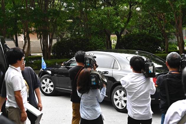 UN Secretary-General Antonio Guterres press conference in Tokyo TOKYO, JAPAN - MAY 20: Members of the Japanese media cover the departure of a car carrying United Nations Secretary-General Antonio Guterres from the Japan Press Center building after his press conference at the Japan National Press Club in Tokyo, Japan, on May 20, 2026. Guterres visited Japan as Tokyo hosted, for the first time in Asia, a meeting of the United Nations System Chief Executives Board for Coordination, and as Japan marks 70 years since joining the United Nations. David Mareuil Anadolu Tokyo Japan. Editorial use only. Please get in touch for any other usage.  Copyright: x2026xAnadoluxDavidxMareuilx