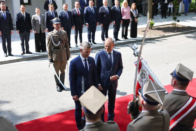 Peter Magyar - Donald Tusk meeting in Warsaw WARSAW, POLAND - MAY 20: Prime Minister of Hungary Peter Magyar (L) is received by Prime Minister of Poland Donald Tusk (R) with an official ceremony ahead of their meeting at Prime Minister Residence in Warsaw, Poland on May 2026. Jakub Porzycki Anadolu Warsaw Poland. Editorial use only. Please get in touch for any other usage.  Copyright: x2026xAnadoluxJakubxPorzyckix