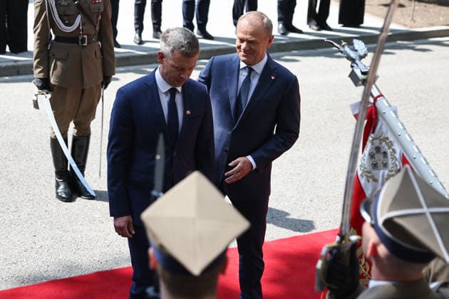 Peter Magyar - Donald Tusk meeting in Warsaw WARSAW, POLAND - MAY 20: Prime Minister of Hungary Peter Magyar (L) is received by Prime Minister of Poland Donald Tusk (R) with an official ceremony ahead of their meeting at Prime Minister Residence in Warsaw, Poland on May 2026. Jakub Porzycki Anadolu Warsaw Poland. Editorial use only. Please get in touch for any other usage.  Copyright: x2026xAnadoluxJakubxPorzyckix