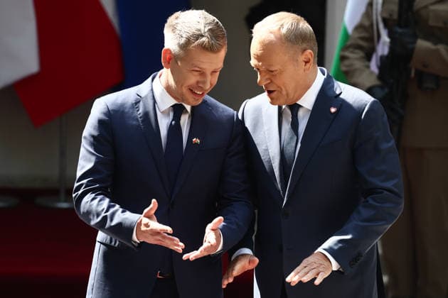 Peter Magyar - Donald Tusk meeting in Warsaw WARSAW, POLAND - MAY 20: Prime Minister of Hungary Peter Magyar (L) is received by Prime Minister of Poland Donald Tusk (R) with an official ceremony ahead of their meeting at Prime Minister Residence in Warsaw, Poland on May 2026. Jakub Porzycki Anadolu Warsaw Poland. Editorial use only. Please get in touch for any other usage.  Copyright: x2026xAnadoluxJakubxPorzyckix