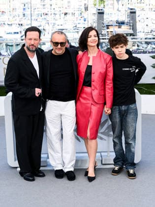 IPA84890539 - Cannes, 79th Cannes Film Festival 2025 - day 9. photocall of Minotaur Pictured: Dmitriy Mazurov, Andrey Zvyagintsev, Iris Lebedeva and Boris Kudrin  Copyright: xAlbertoxTerenghix xPoolxPhotoxEventsx07x 84890539
