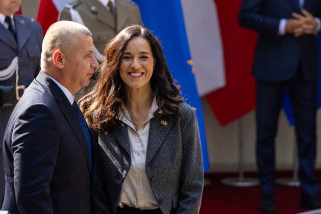 May 20, 2026, Warsaw, Poland: Hungarian Defence Minister Romulusz Ruszin-Szendi and Hungarian Foreign Minister Anita Orban during a greeting ahead of official talks during the visit of the Hungarian delegation in Warsaw. Warsaw Poland - ZUMAl194 20260520_zip_l194_015 Copyright: xMarekxLadzinskix