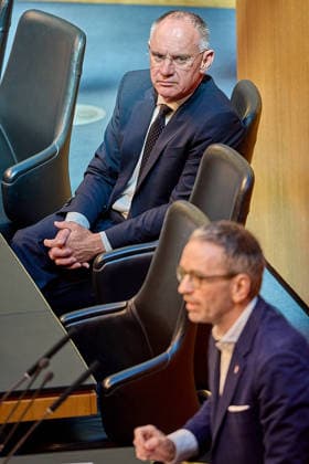 - Wien 20.05.2026 - Österreichisches Parlament Nationalrat - Heute fand im Parlament die 77. Nationalratssitzung statt. PHOTO: Innenminister Gerhard Karner (ÖVP) auf der Regierungsbank, rechts FPÖ-Chef Herbert Kickl am Rednerpult. Vienna (AUSTRIA) - Austrian Parliament National Council session . Nationalratssitzung *** Vienna 20 05 2026 Austrian Parliament National Council The 77th session of the National Council took place in Parliament today PHOTO Interior Minister Gerhard Karner ÖVP on the government bench, FPÖ leader Herbert Kickl on the right at the lectern Vienna AUSTRIA Austrian Parliament National Council session National Council session 