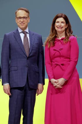 20.05.2026, DEU, Wiesbaden Hauptversammlung Commerzbank AG im Congresszentrum in Wiesbaden Bettina Orlopp, Vorsitzende des Vorstandes der Commerzbank AG und Jens Weidmann, Vorsitzender des Aufsichtsrates *** 20 05 2026, DEU, Wiesbaden Annual General Meeting Commerzbank AG at the Congress Center in Wiesbaden Bettina Orlopp, Chairwoman of the Board of Managing Directors of Commerzbank AG and Jens Weidmann, Chairman of the Supervisory Board
