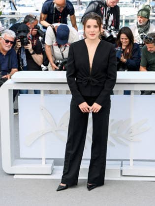 IPA84892461 - Cannes, 79th Cannes Film Festival 2025 - day 9. photocall of Le Triangle D Or Pictured: Soundos Mosbah, HÃ lene Rosselet-Ruiz and Malou Khebizi  Copyright: xAlbertoxTerenghix xPoolxPhotoxEventsx07x 84892461