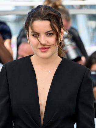IPA84892463 - Cannes, 79th Cannes Film Festival 2025 - day 9. photocall of Le Triangle D Or Pictured: Soundos Mosbah, HÃ lene Rosselet-Ruiz and Malou Khebizi  Copyright: xAlbertoxTerenghix xPoolxPhotoxEventsx07x 84892463