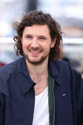 Cannes - Mariage Au Gout D Orange Photocall Vincent Lacoste posing during the Mariage Au Gout D Orange (Orange-Flavoured Wedding) photocall at the 79th annual Cannes Film Festival at Palais des Festivals on May 20, 2026 in Cannes, France. Photo by Jerome Domine ABACAPRESS.COM Cannes France  Copyright: xDominexJerome ABACAx