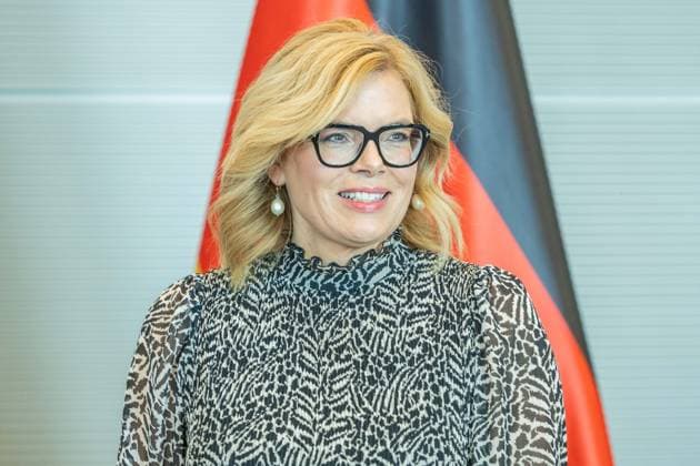 Bundestagspräsidentin Julia Klöckner empfängt den Außenminister der VAE Scheich Abdullah bin Zayed Al Nahyan am 20.05.2026 im Reichstagsgebäudes in Berlin Julia Klöckner ( Bundestagspräsidentin ) *** President of the Bundestag Julia Klöckner receives the Foreign Minister of the UAE Sheikh Abdullah bin Zayed Al Nahyan at the Reichstag building in Berlin on 20 May 2026 Julia Klöckner President of the Bundestag xJRx