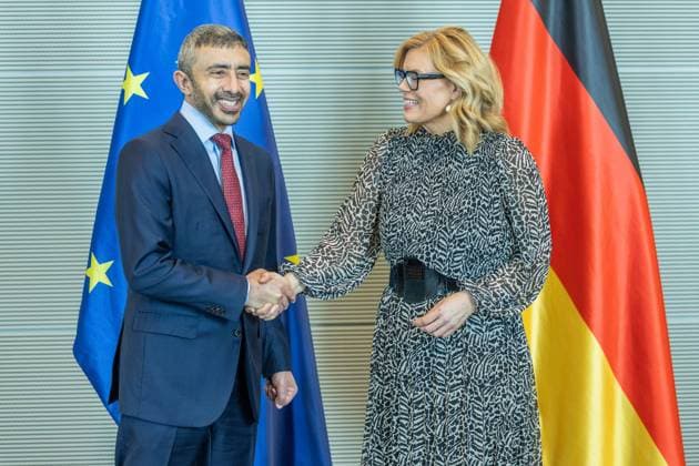 Bundestagspräsidentin Julia Klöckner empfängt den Außenminister der VAE Scheich Abdullah bin Zayed Al Nahyan am 20.05.2026 im Reichstagsgebäudes in Berlin Scheich Abdullah bin Zayed Al Nahyan ( Außenminister Vereinigte Arabische Emirate VAE ), links - Julia Klöckner ( Bundestagspräsidentin ), rechts *** President of the Bundestag Julia Klöckner receives the Foreign Minister of the UAE Sheikh Abdullah bin Zayed Al Nahyan on 20 05 2026 in the Reichstag building in Berlin Sheikh Abdullah bin Zayed Al Nahyan Foreign Minister United Arab Emirates UAE , left Julia Klöckner President of the Bundestag , right xJRx