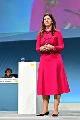 Hauptversammlung Commerzbank AG. Dr. Bettina Orlopp ( Vorstandsvorsitzende Commerzbank AG ) anläßlich der Hauptversammlung der Commerzbank AG am 15.02.2024 in Frankfurt Main. 20260520MWI123304 *** Annual General Meeting Commerzbank AG Dr Bettina Orlopp Chairwoman of the Board of Managing Directors Commerzbank AG on the occasion of the Annual General Meeting of Commerzbank AG on 15 02 2024 in Frankfurt Main 20260520MWI123304