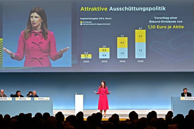 Hauptversammlung Commerzbank AG. Dr. Bettina Orlopp ( Vorstandsvorsitzende Commerzbank AG ) anläßlich der Hauptversammlung der Commerzbank AG am 15.02.2024 in Frankfurt Main. 20260520MWI123462 *** Annual General Meeting Commerzbank AG Dr Bettina Orlopp Chairwoman of the Board of Managing Directors Commerzbank AG on the occasion of the Annual General Meeting of Commerzbank AG on 15 02 2024 in Frankfurt Main 20260520MWI123462