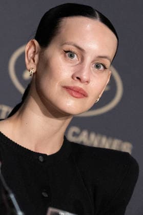 Cannes Amarga Navidad Press Conference NG Milena Smit attending the Press Conference for ‘Amarga Navidad (Bitter Christmas)’ in Cannes at Palais Des Festivals in Cannes, France on May 20 2026 as part of the 79th Cannes Film Festival. Photo by Nicolas Genin ABACAPRESS.COM Cannes France  Copyright: xGeninxNicolas ABACAx