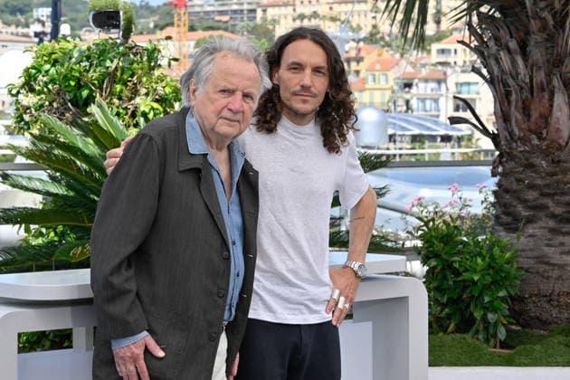 Cannes Les Survivants Du Che Photocall JR Regis Debray, Christophe Dimitri Reveille attending a photocall for the movie Les Survivants Du Che during the 79th Cannes Film Festival in Cannes, France on May 20, 2026. Photo by Julien Reynaud APS-Medias ABACAPRESS.COM Cannes France  Copyright: xReynaudxJulien APS-Medias ABACAx