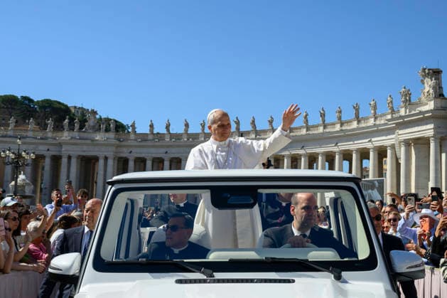 ITALY - POPE LEO XIV DURING THE WEEKLY GENERAL AUDIENCE AT ST PETER S SQUARE IN THE VATICAN- 2026 5 20 Italy, Rome, Vatican, 2026 5 20 Pope Leo XIV during the weekly general audience at St Peter s Square in the Vatican EDITORIAL USE ONLY - NO BOOKS Copyright: xVATICANxMEDIAx