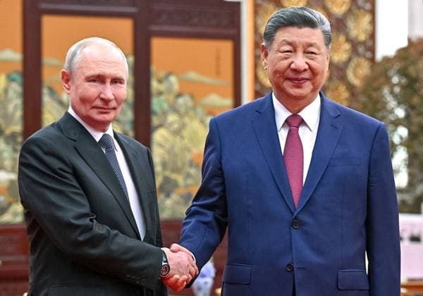China Russia 9169900 20.05.2026 Russian President Vladimir Putin and Chinese President Xi Jinping shake hands as they pose for photos before a tea ceremony following their meeting at the Great Hall of the People in Beijing, China. Kristina Solovyova Sputnik Beijing China  Copyright: xKristinaxSolovyovax