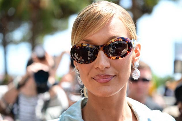 Bella Hadid has lunch at the beach restaurant of the Hotel Martinez and then returns to the hotel for a photo shoot for a perfume on the balcony on Wednesday, May 20, 2026, during the 79th Cannes Film Festival Romain Doucelin Agency Bestimage Cannes France  Copyright: xRomainxDoucelinx xBestimagexRomainxDoucelinx xBestimagex