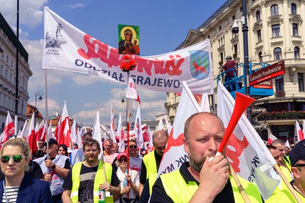 Protest against the green deal. The Solidarity trade union and the Law and Justice party organized demonstration of thousands against ETS2. Warsaw Poland Copyright: xMikolajxJaneczekx