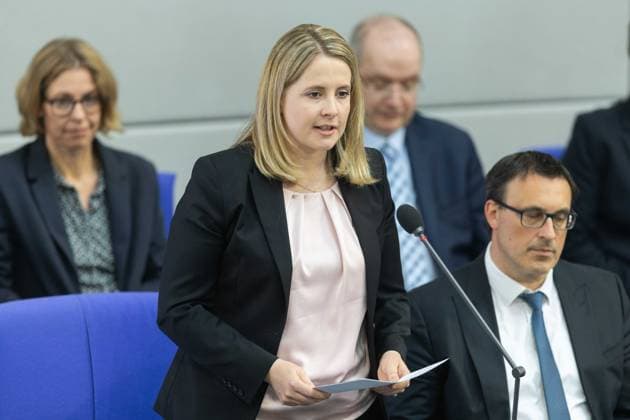 79. Sitzung des Deutschen Bundestages am 20.05.2026 im Plenarsaal des Reichstagsgebäudes in Berlin Verena Hubertz ( Bundesministerin für Wohnen, Stadtentwicklung und Bauwesen Bundesbauministerin ) *** 79 Session of the German Bundestag on 20 05 2026 in the plenary chamber of the Reichstag building in Berlin Verena Hubertz Federal Minister of Housing, Urban Development and Building Federal Minister of Building xJRx