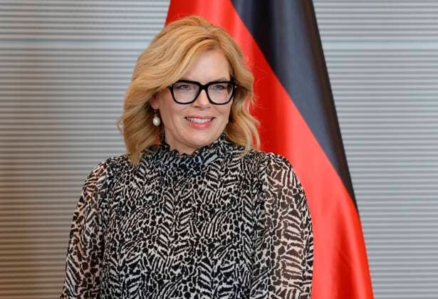 Bundestagspräsidentin Julia Klöckner, Deutschland, Berlin, Reichstag, Bundestagspräsidentin Julia Klöckner empfängt den Außenminister der Vereinigten Arabischen Emirate, Scheich Abdullah bin Zayed Al Nahyan, zu einem Gespräch. *** President of the Bundestag Julia Klöckner, Germany, Berlin, Reichstag, President of the Bundestag Julia Klöckner receives the Foreign Minister of the United Arab Emirates, Sheikh Abdullah bin Zayed Al Nahyan, for talks
